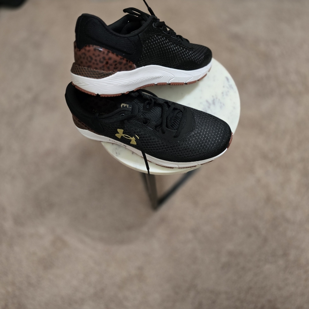 Under Armour tennis shoes